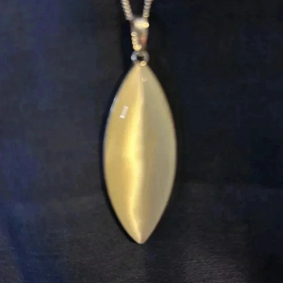 Neckless - Picture 2 of 5